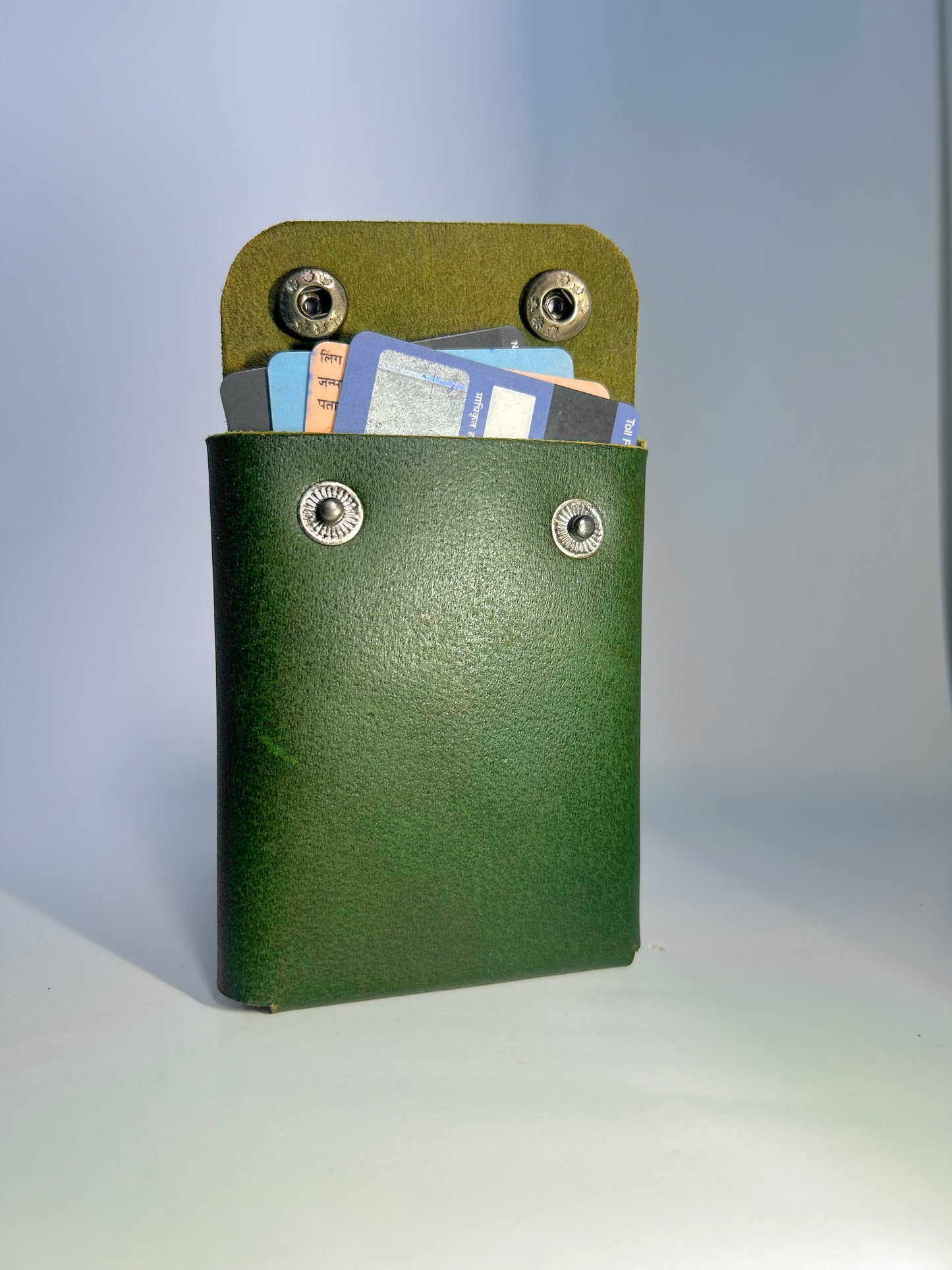 Handmade Leather Wallet – Minimalist Green Card & Cash Holder