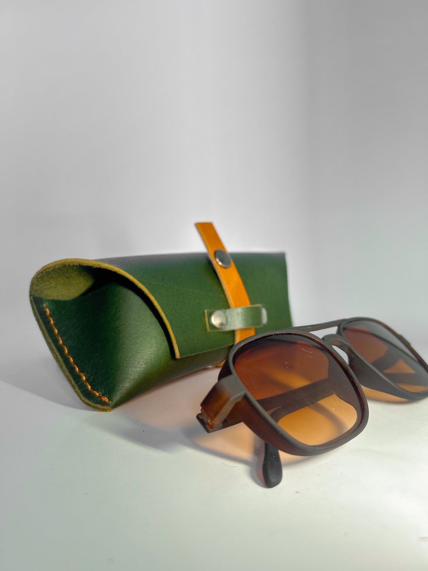Handmade Leather Sunglass Case 2.0 – Green with Tan Strap