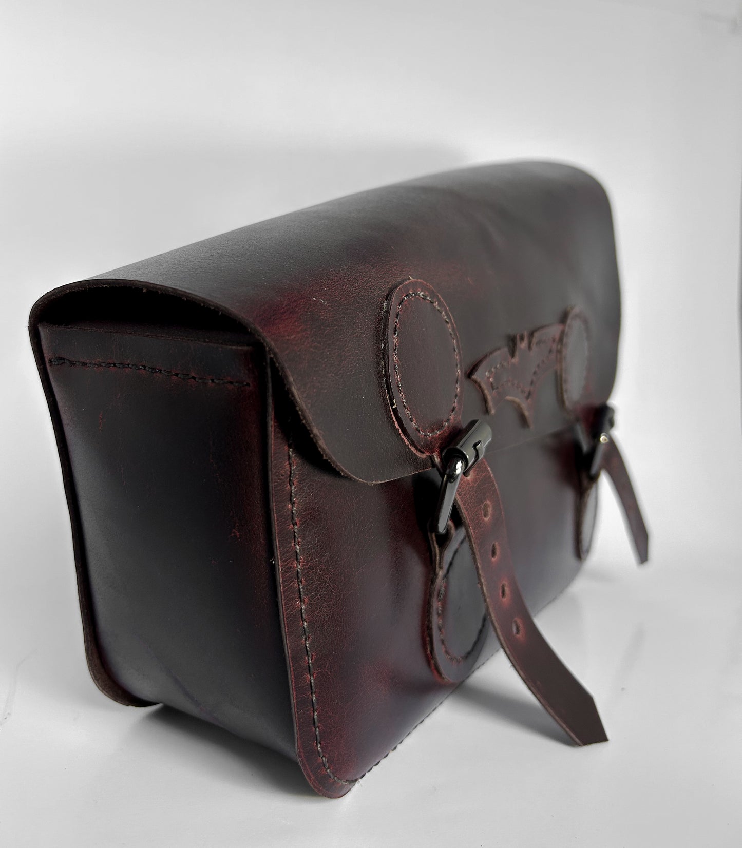 "Rider Bat Leather Saddle Bag – Handcrafted Bike Side Bag for Classic & Cruiser Motorcycles"
