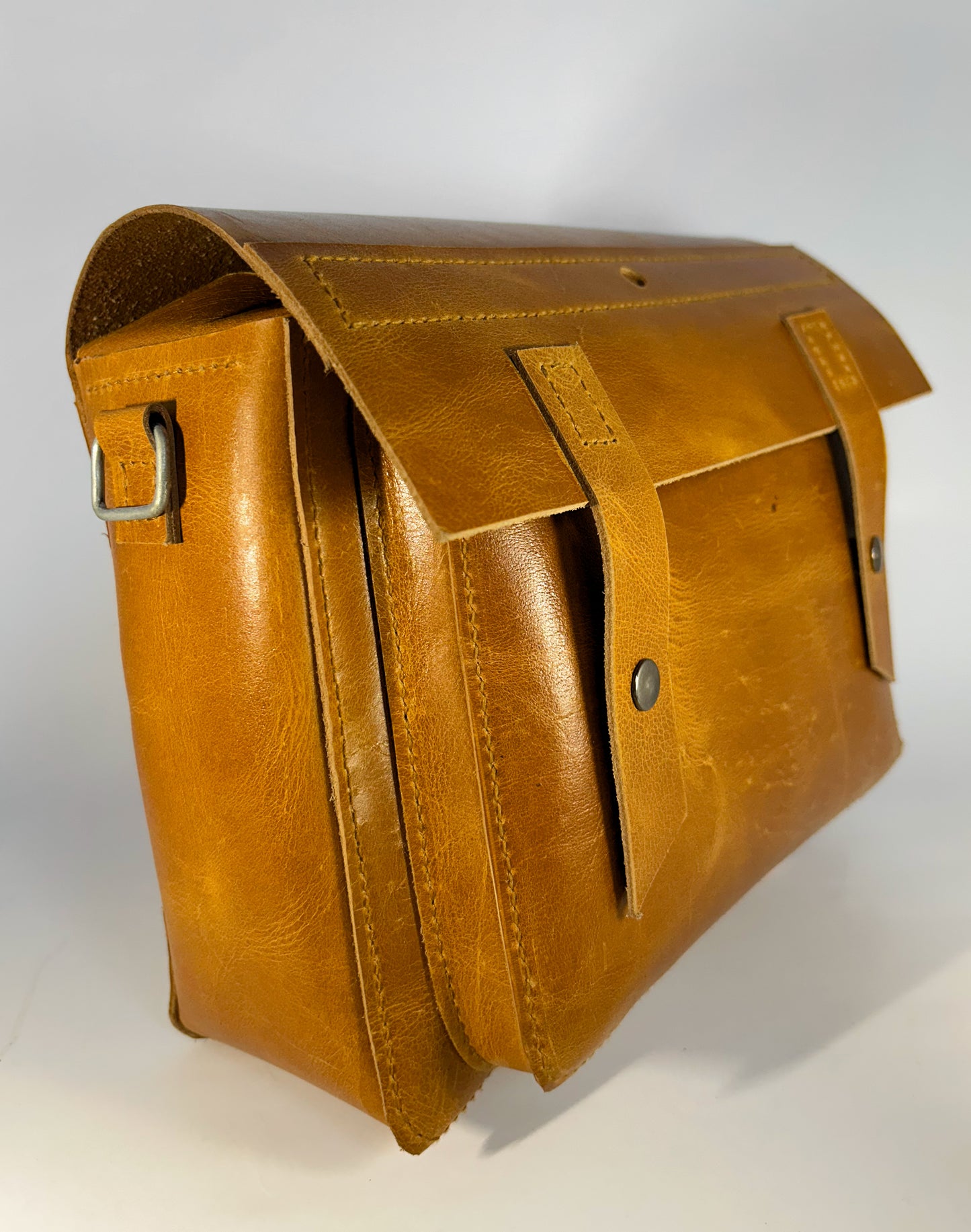 Rustique Charm Leather Crossbody Bag – 400g, Removable Strap, Button Lock, Handmade | Pure Leather