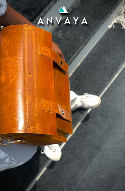 Rustique Charm Leather Crossbody Bag – 400g, Removable Strap, Button Lock, Handmade | Pure Leather